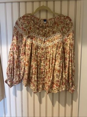 Old Navy Cream Floral Lace-Trim Peasant Blouse